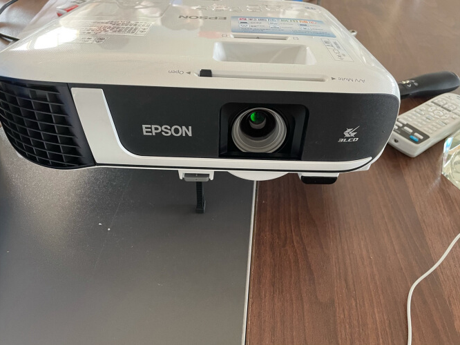 Epson/爱普生 CB-FH52/W52/FH06/W06/U50投影仪商务教育会议培训教室家庭客厅卧室用高清投影机热卖