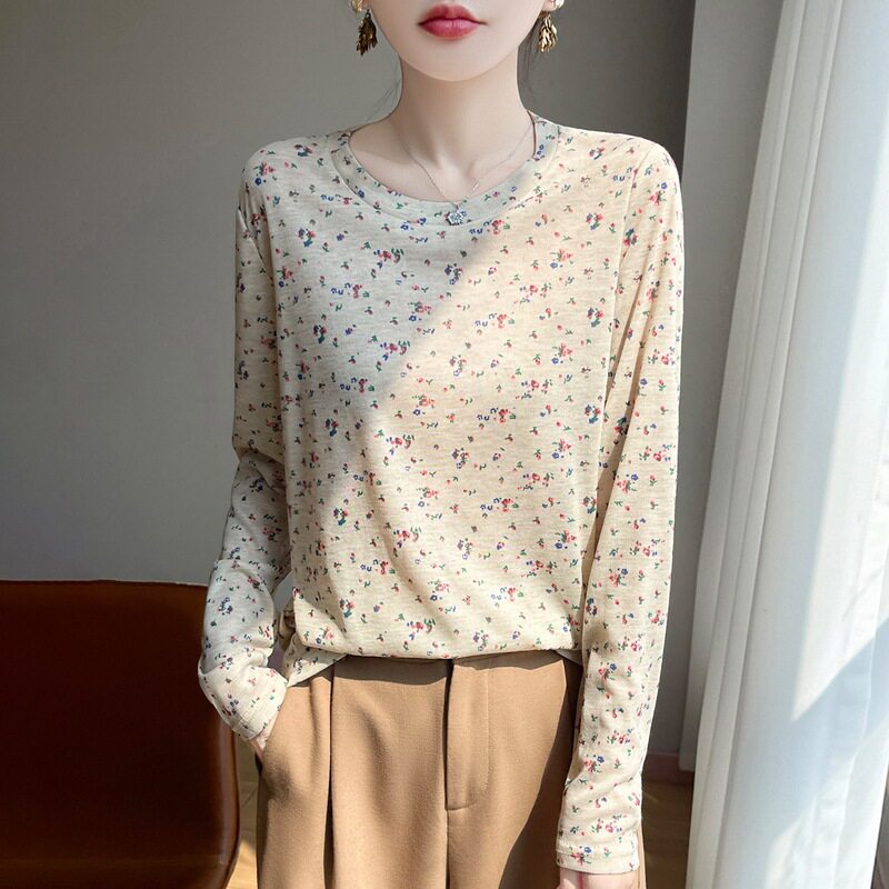 2026春季新款短款宽松圆领小碎花长袖T恤女款清新内搭打底衫上衣
