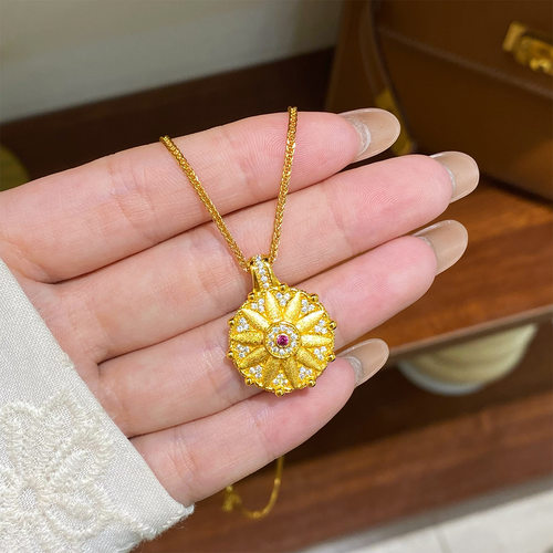青岛黛美舒饰品搭微镶锆石太阳花吊坠项链轻奢小众高级感锁骨链女