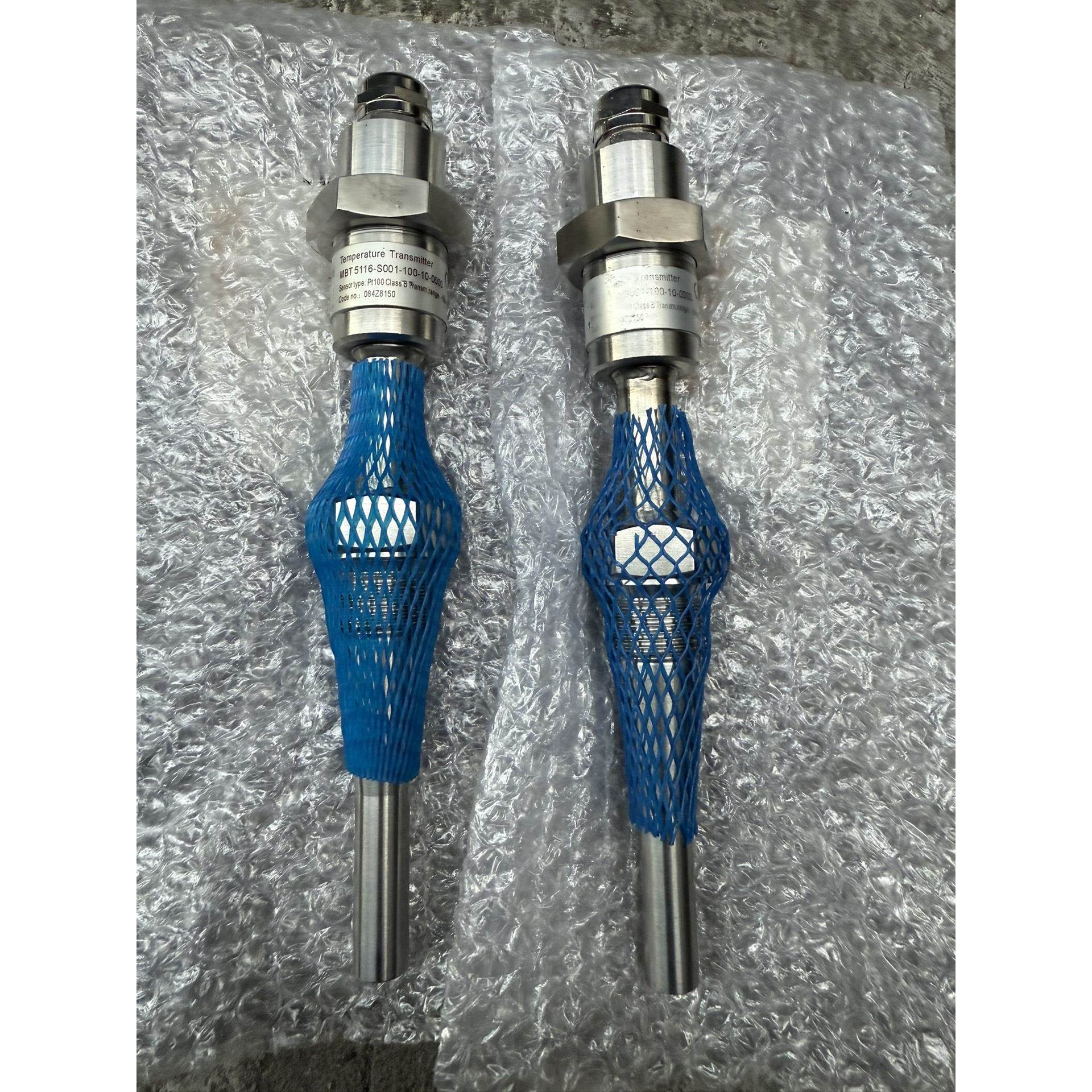 非标价出丹佛斯温度传感器，084Z8150 2个，型号MBT 51议价