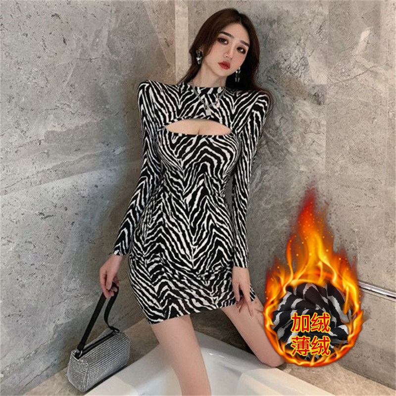 冬季新款设计感斑马纹连衣裙长袖打底保暖加绒薄绒豹纹性感包臀裙