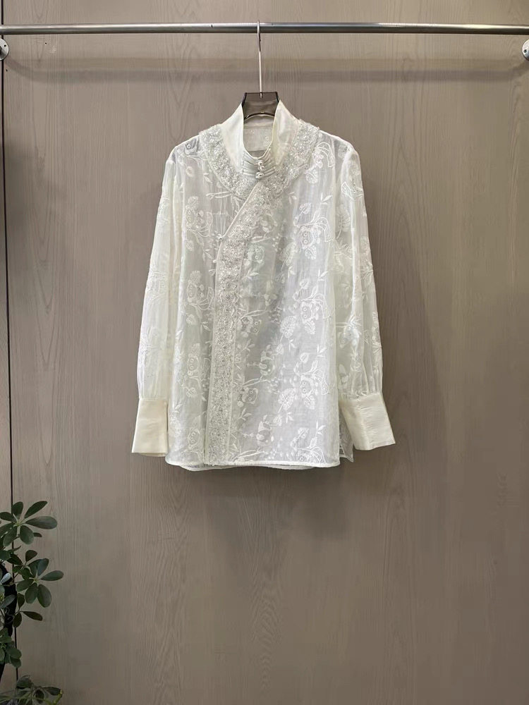 瑞瑞欧货2026春季新款时尚百搭显瘦领子系扣蕾丝刺绣长袖上衣6013
