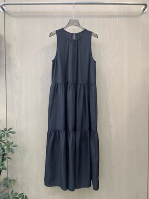 瑞瑞欧货2026年春季新款时尚百搭显瘦圆领无袖纯色连衣裙6452