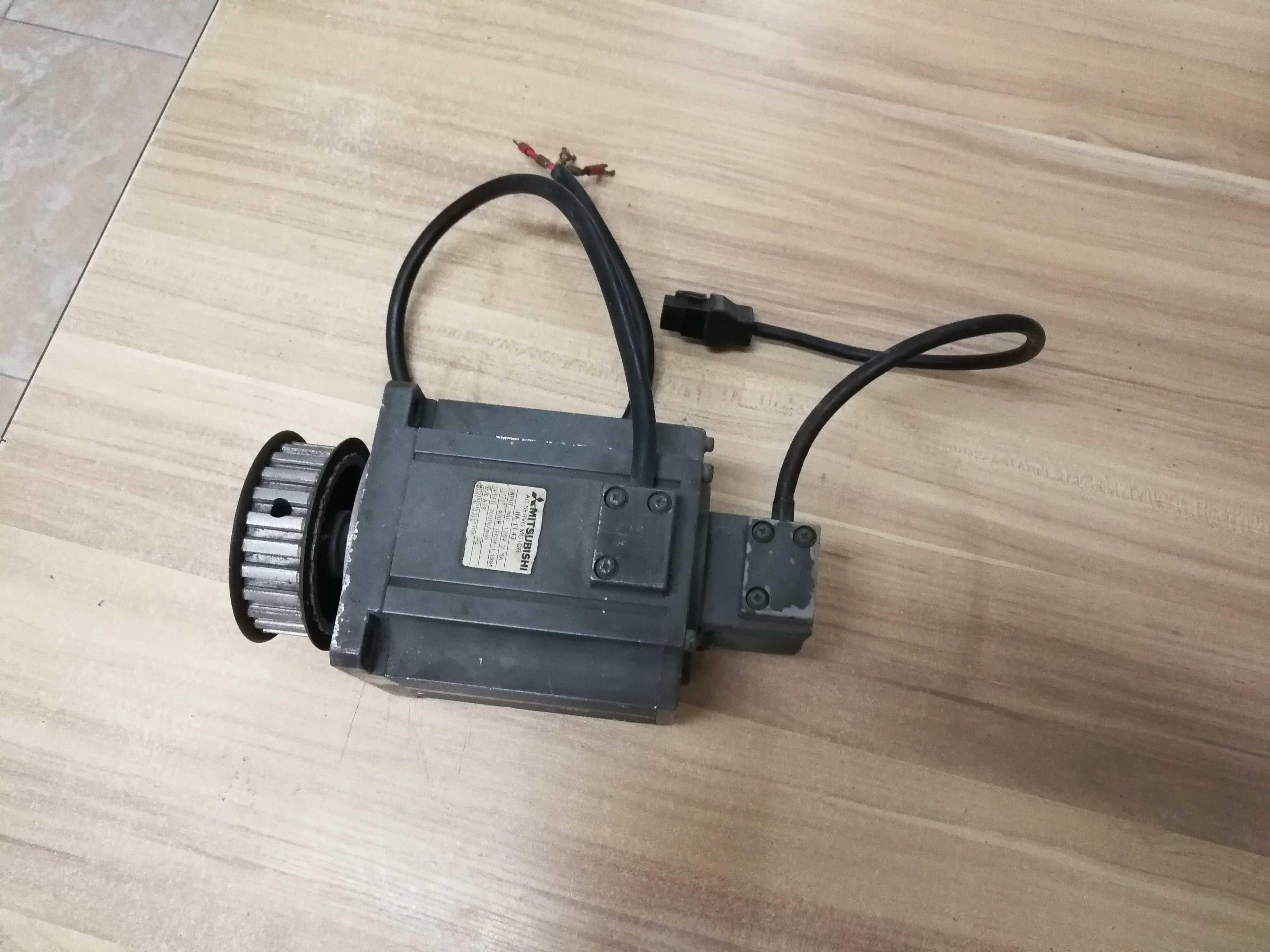 三菱J2伺服电机HA-FF43用于MR-J2-40A MR-J2-40D-S24 400W伺服器