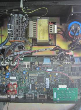 AGFA GEVAERT N.V. 比利时  控制系统 5900/300 放大器  议价