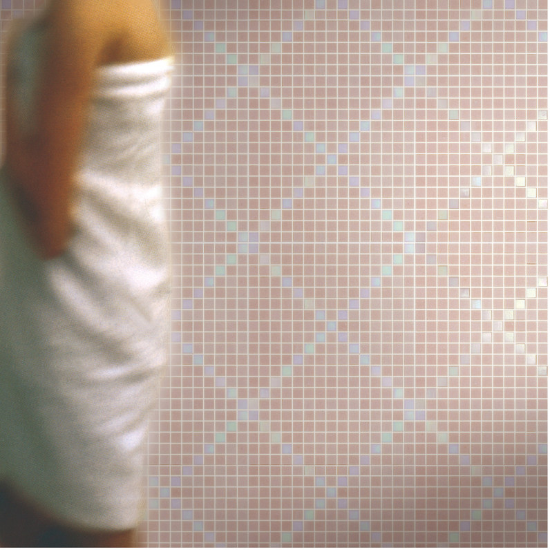 粉色菱形玻璃马赛克瓷砖ins风卫生间淋浴背景墙拼图黑色地面拼花