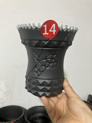 景德镇陶瓷手工雕刻花盆，内口11.5外高14.5