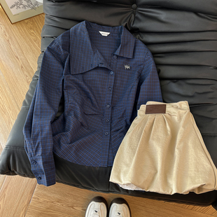 韩里韩气早秋穿搭！格纹翻领衬衫花苞短裙女大方得体小个子两件套