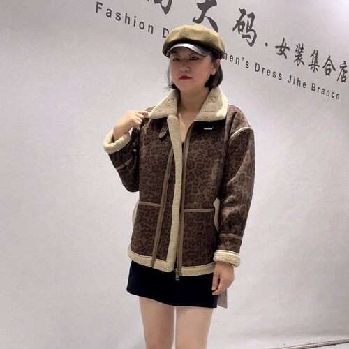 女权贵族初冬新款大码显瘦外套女