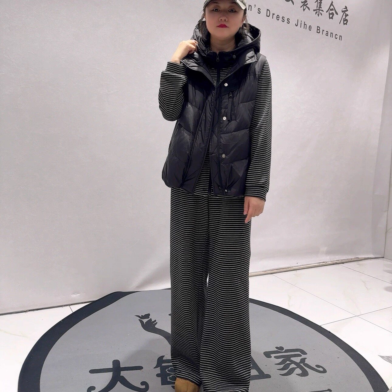9838芮娜依莲冬季新款欧货三件套羽绒服加大码女装胖妹妹显瘦外套