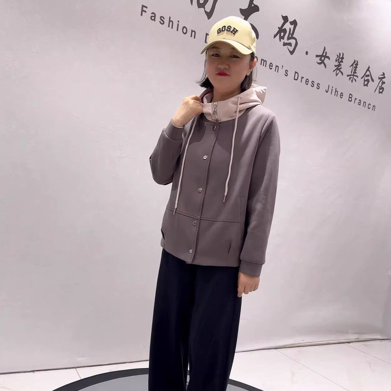 2059芮娜依莲蓝鲸之吻年货春款欧货蛋型外套加大码女装胖妹妹上衣,女装/女士精品,常规大码外套,淘宝优惠券,粉丝福利购,淘宝优惠卷