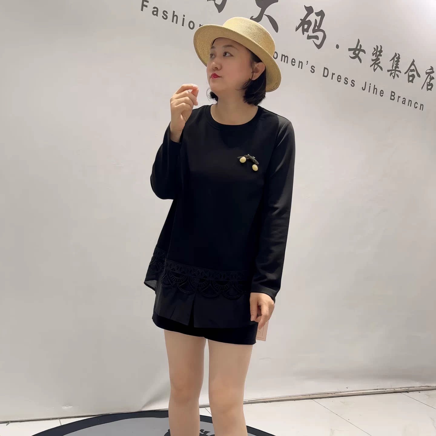 5401芮娜依莲秋季新款欧货一手长衫加大码女装胖妹妹显瘦气质上衣