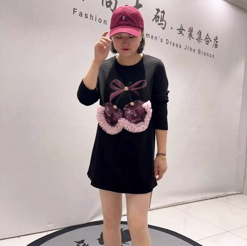 芮娜依莲秋季新款一手长卫衣上衣