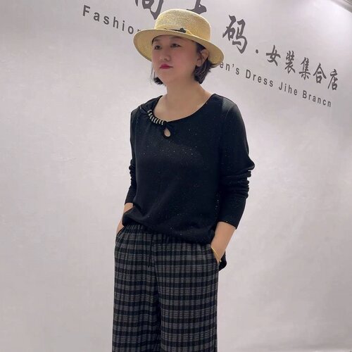 芮娜依莲秋冬新款大码显瘦打底衫