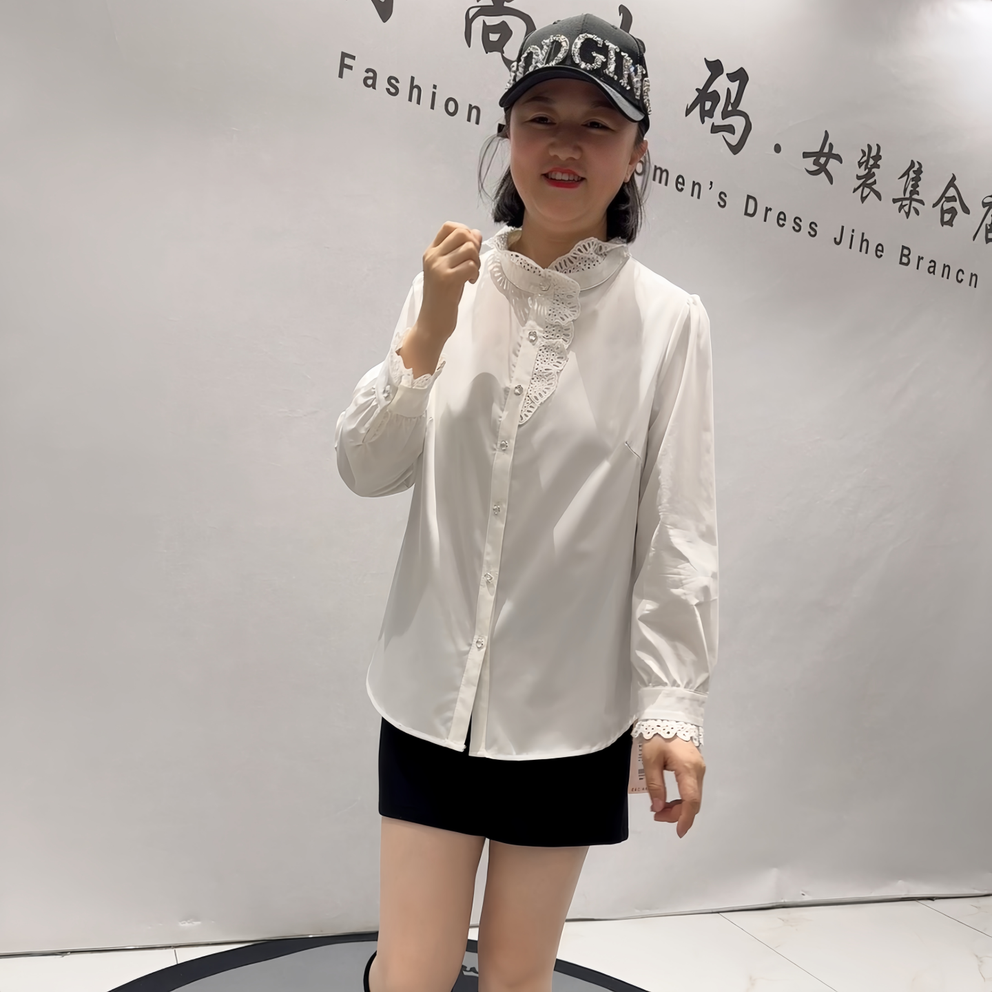 芮娜依莲年货新款大码女人味衬衫