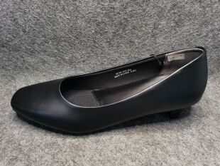 日单巨好穿工作鞋 弓形软垫 久站不累脚空乘低跟防水防污通勤女单鞋