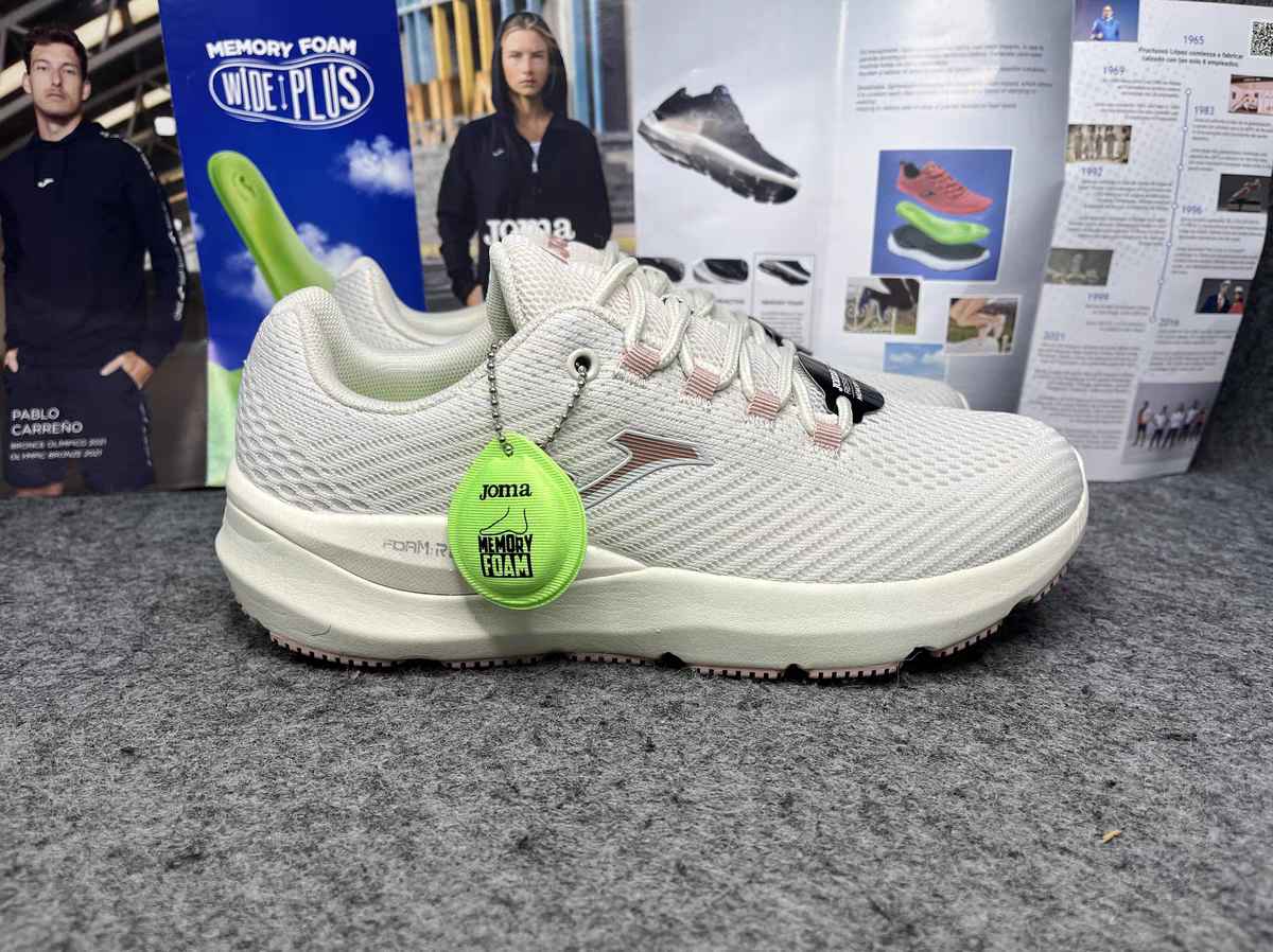 外贸原单女鞋2025新款透气网面运动休闲轻便减震防滑旅游跑步鞋