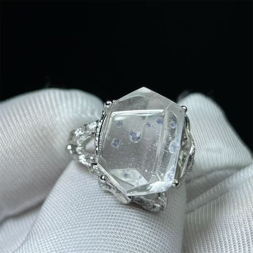 天然水晶包裹蓝色矿物萤石随形裸石银镶嵌戒指活口可调节饰品礼物