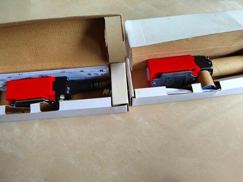 全新施耐德拉绳开关  XY2CJS15 /  XY2CD111  /  XY2CJS19