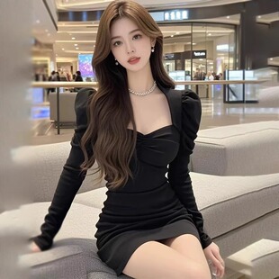 连衣裙女春季 设计感气质收腰显瘦包臀短裙 千金风黑色褶皱长袖 法式