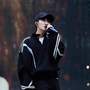 明星同款黑白撞色线条男士羊绒衫半高领拉链针织衫时尚青年毛衣潮