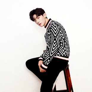 冬季新款加厚中领羊绒衫男100纯山羊绒几何菱形图文男士青年毛衣