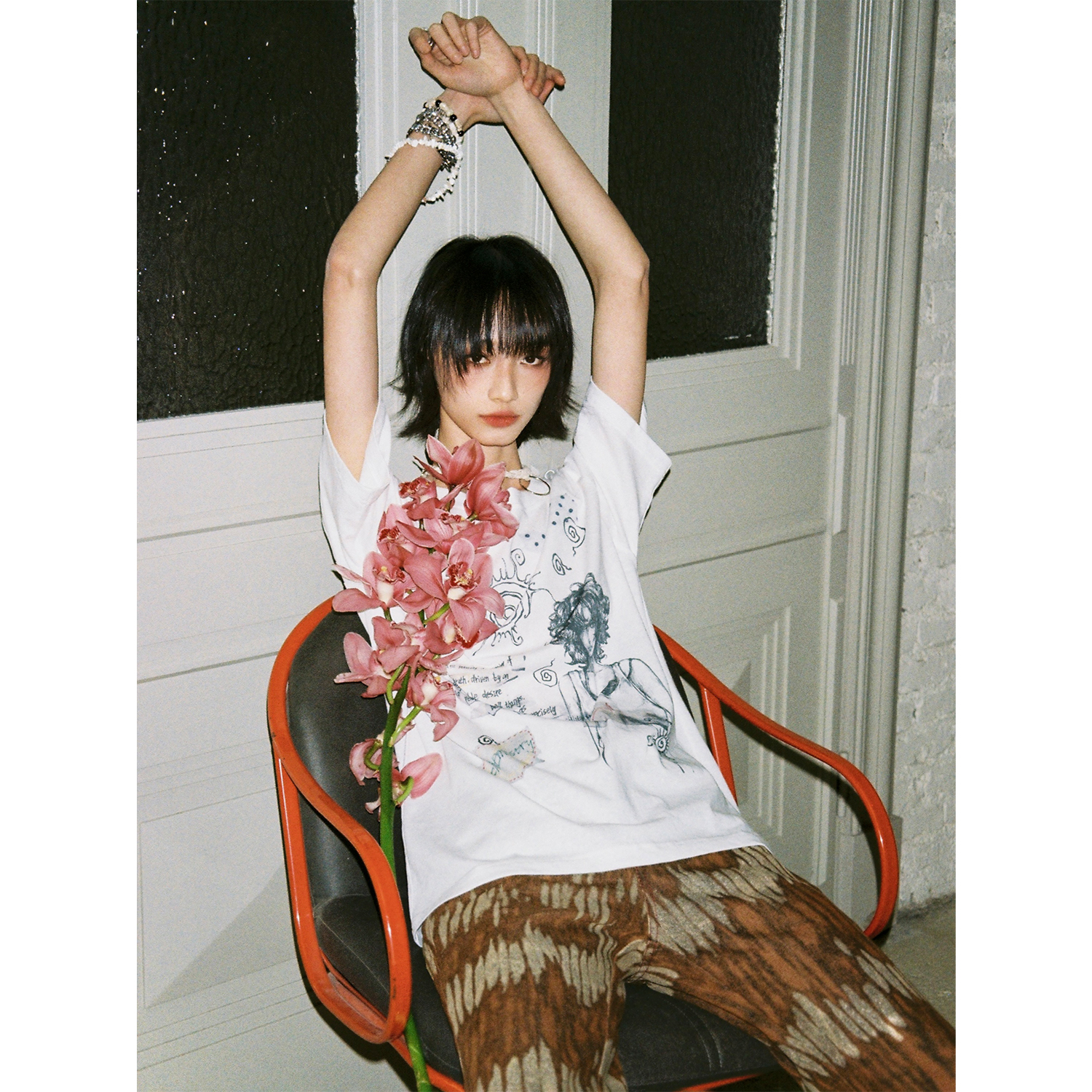 自由诗拼贴印花女孩T恤