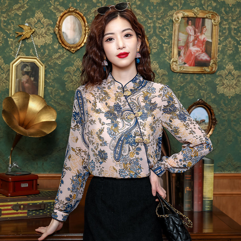 2025春装缎面新款绿色小碎花双层荷叶边雪纺衫女盘扣印花长袖衬衫