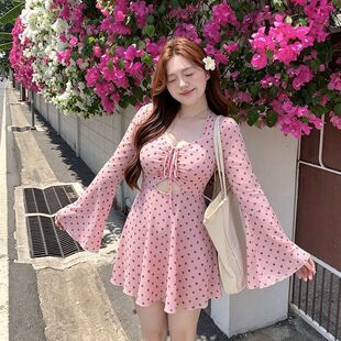 小众法式波点长袖泳衣女显瘦裙式两件套大码微胖mm高颜值泳装海边