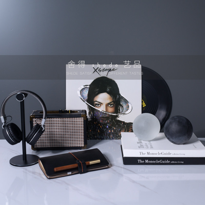 怀旧风售楼部样板房书房书柜书桌耳机唱片音箱软装饰品摆件组合八