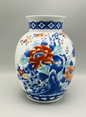 A653，日本回流 有田烧锅岛虎仙作 青花斗彩花鸟牡丹赏瓶 带原盒