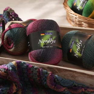 挪威进口彩虹段染渐变羊毛线贵妇人披肩毛衣开衫