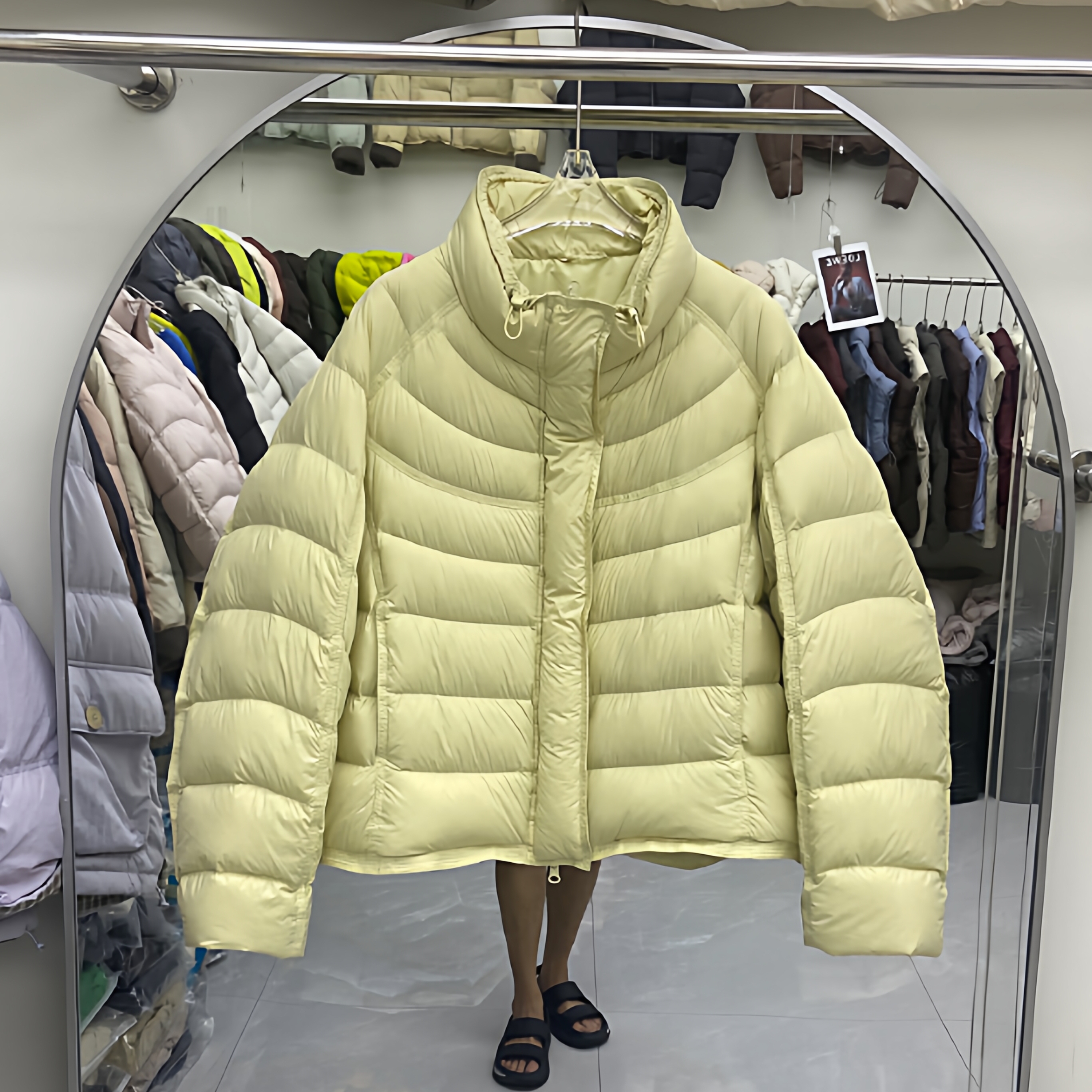 2025冬新款泡芙90白鸭绒排骨羽绒服女短款韩版宽松立领时尚潮