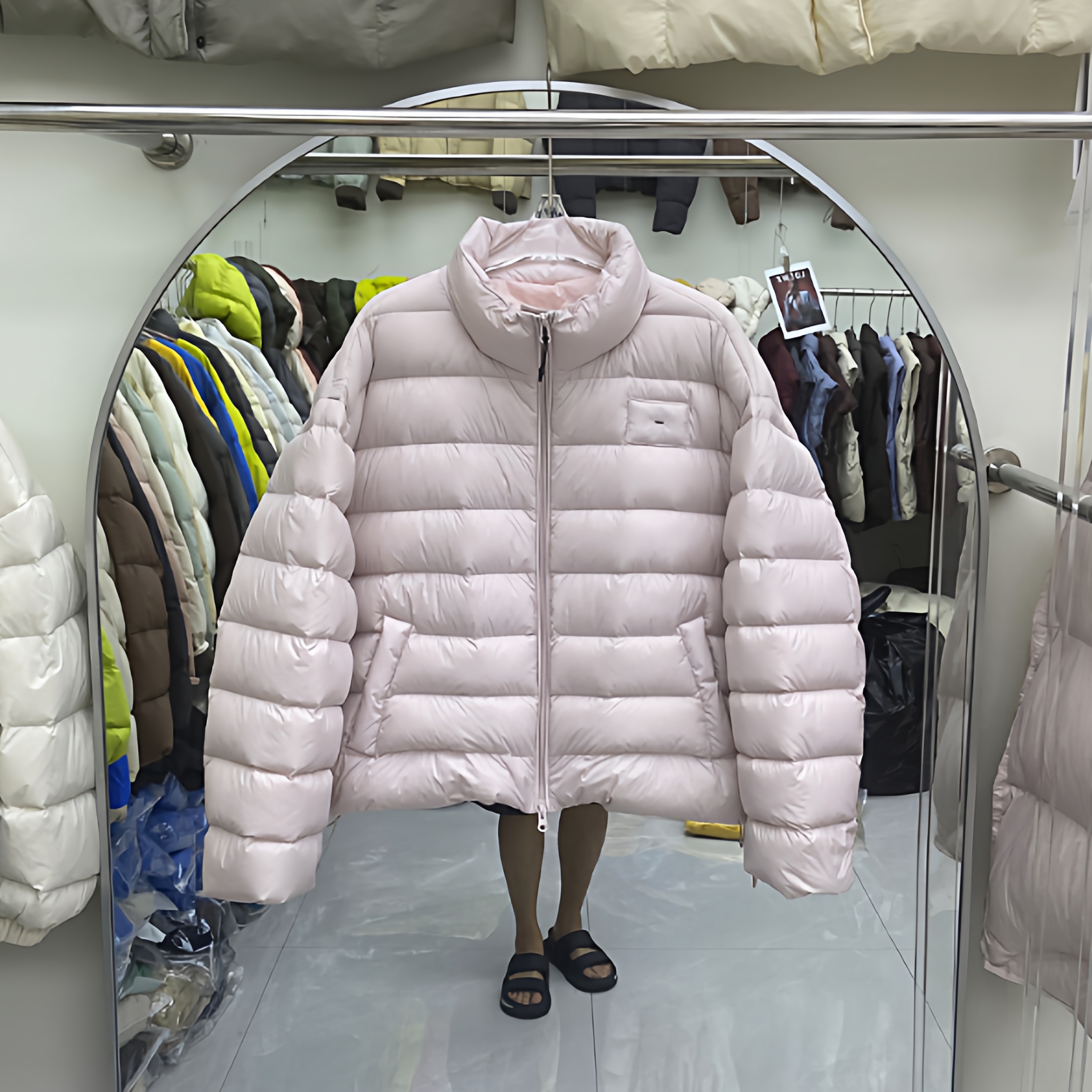 2025冬新款泡芙90白鸭绒排骨羽绒服女短款韩版宽松立领时尚潮2