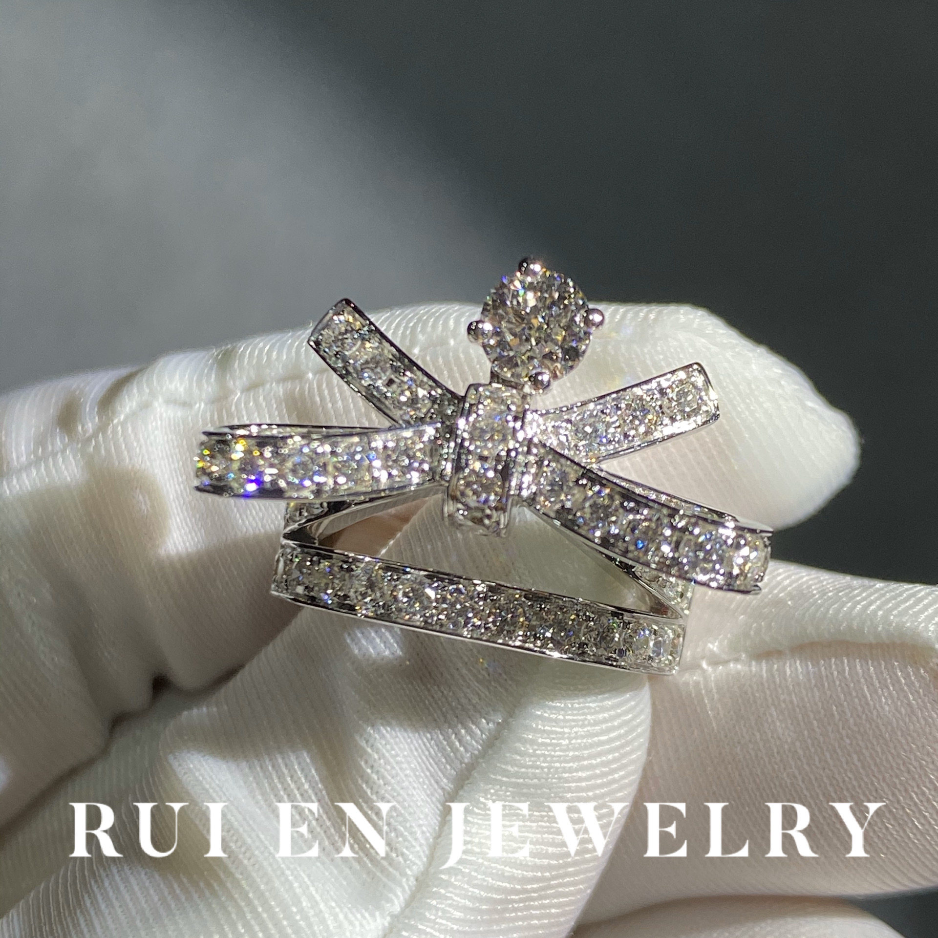 Rub女戒18K白金天然40分主钻石蝴蝶结戒指重金工艺Au750订婚戒