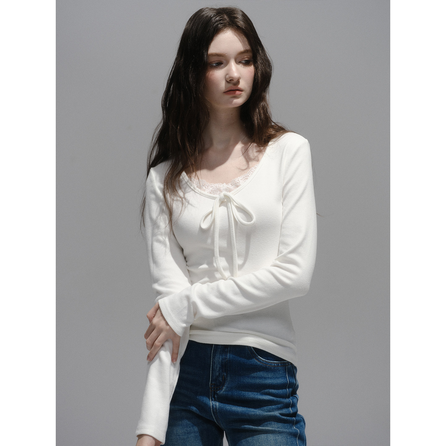 t恤茉奈绝美白色长袖蕾丝蝴蝶结显瘦上衣女秋冬小个子内搭打底衣