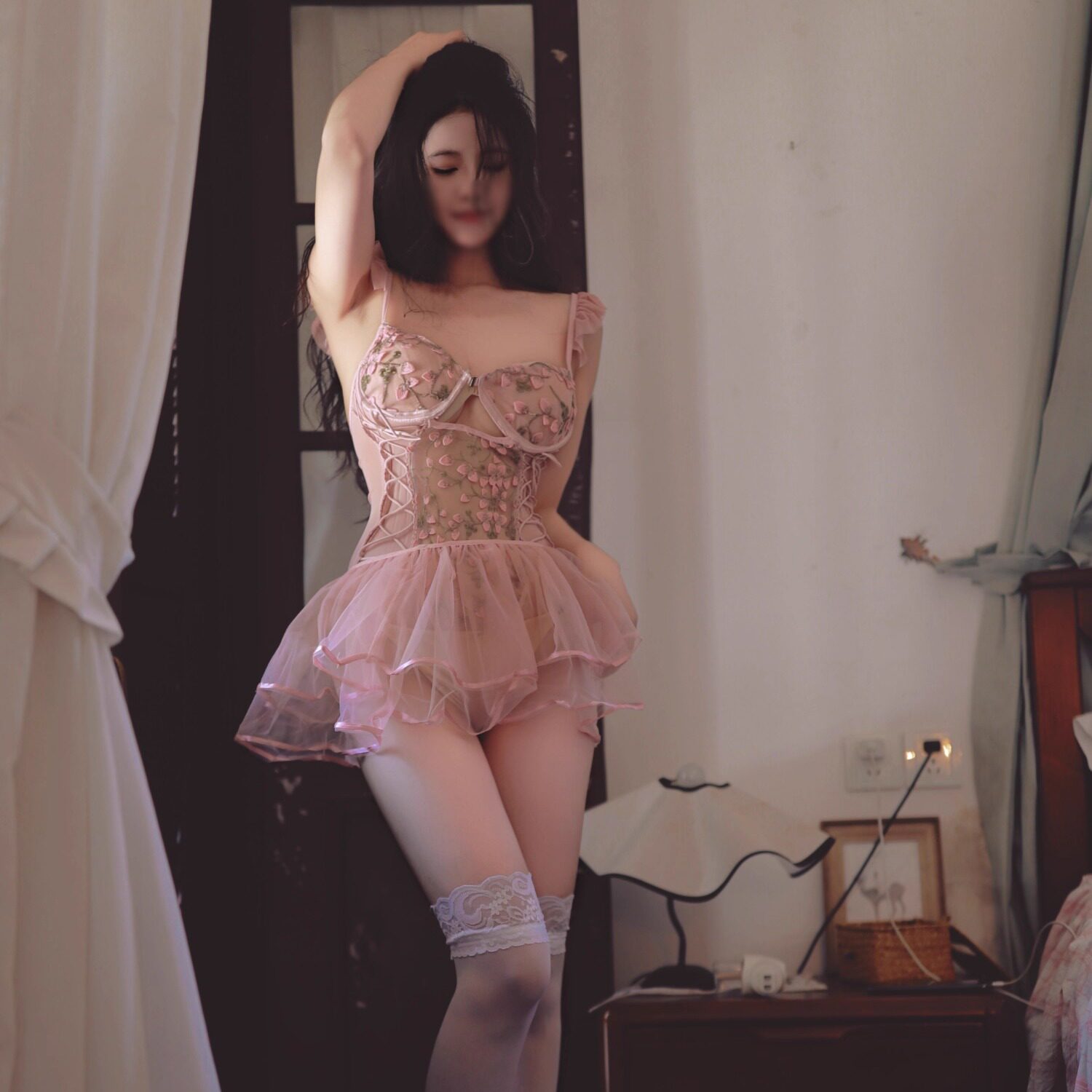 林和安：性感蕾丝吊带连体衣女纯欲风辣妹修身显瘦包臀短裙