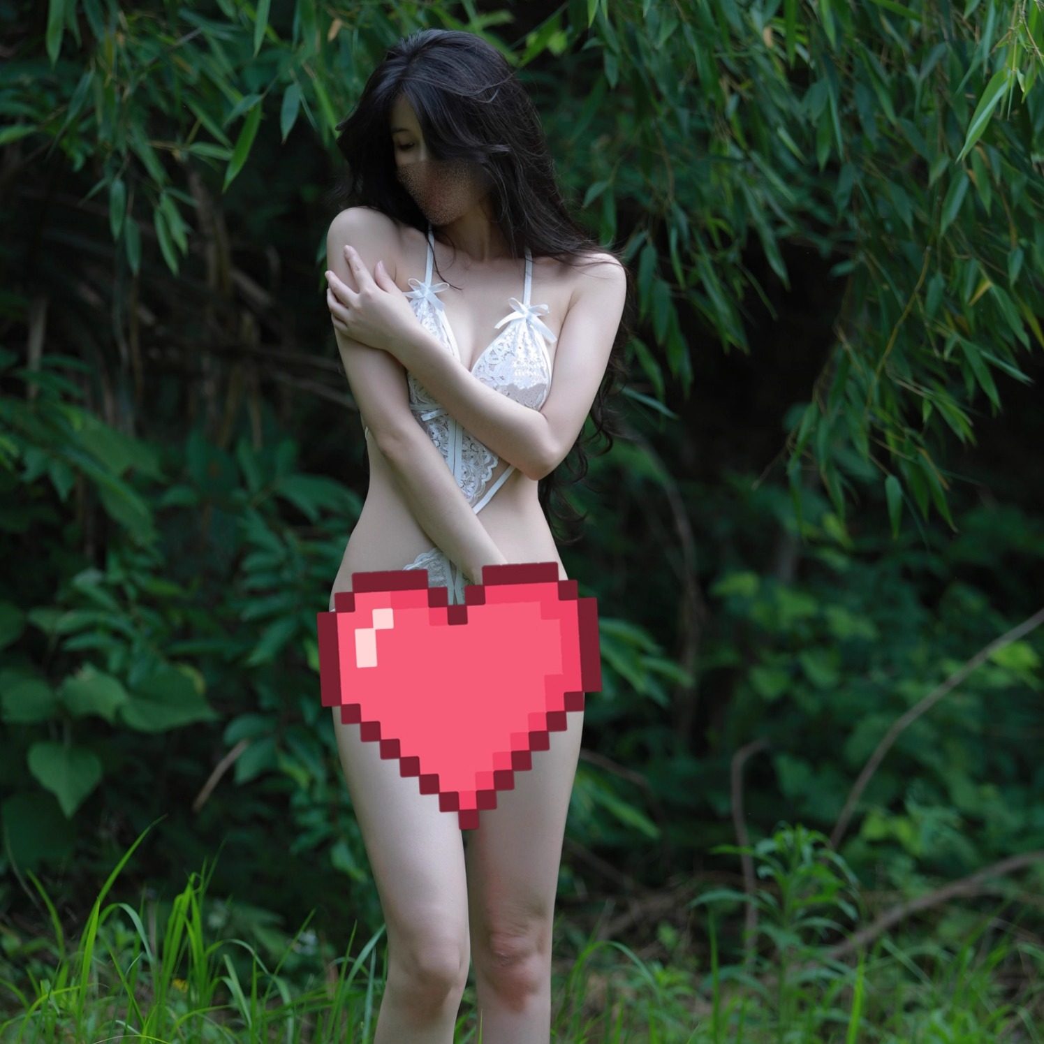 林和安：低腰性感短裤连体御姐风法式V领纯欲蕾丝吊带修身连体衣