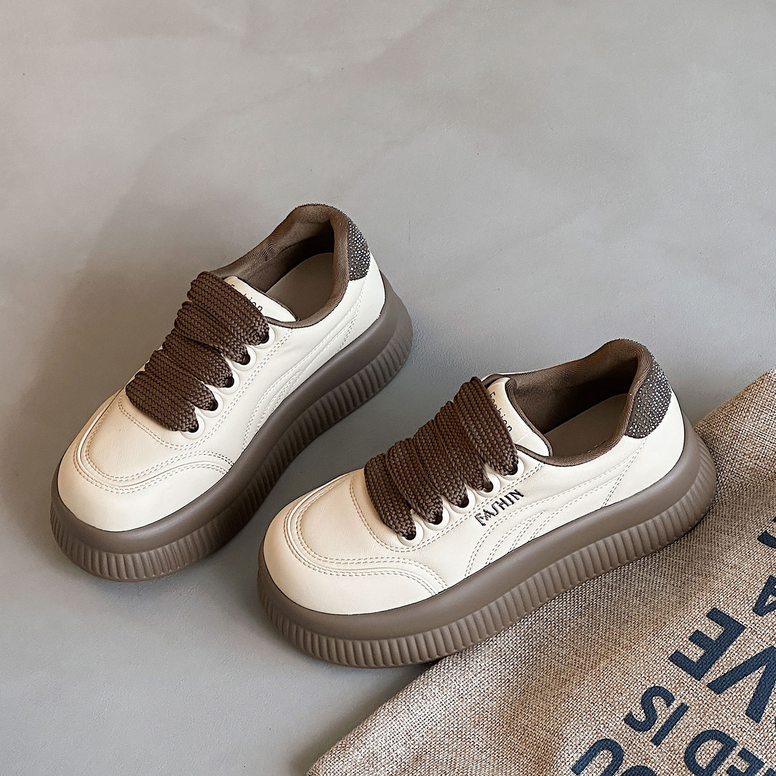 安可拉红厚底松糕鞋真皮小白鞋