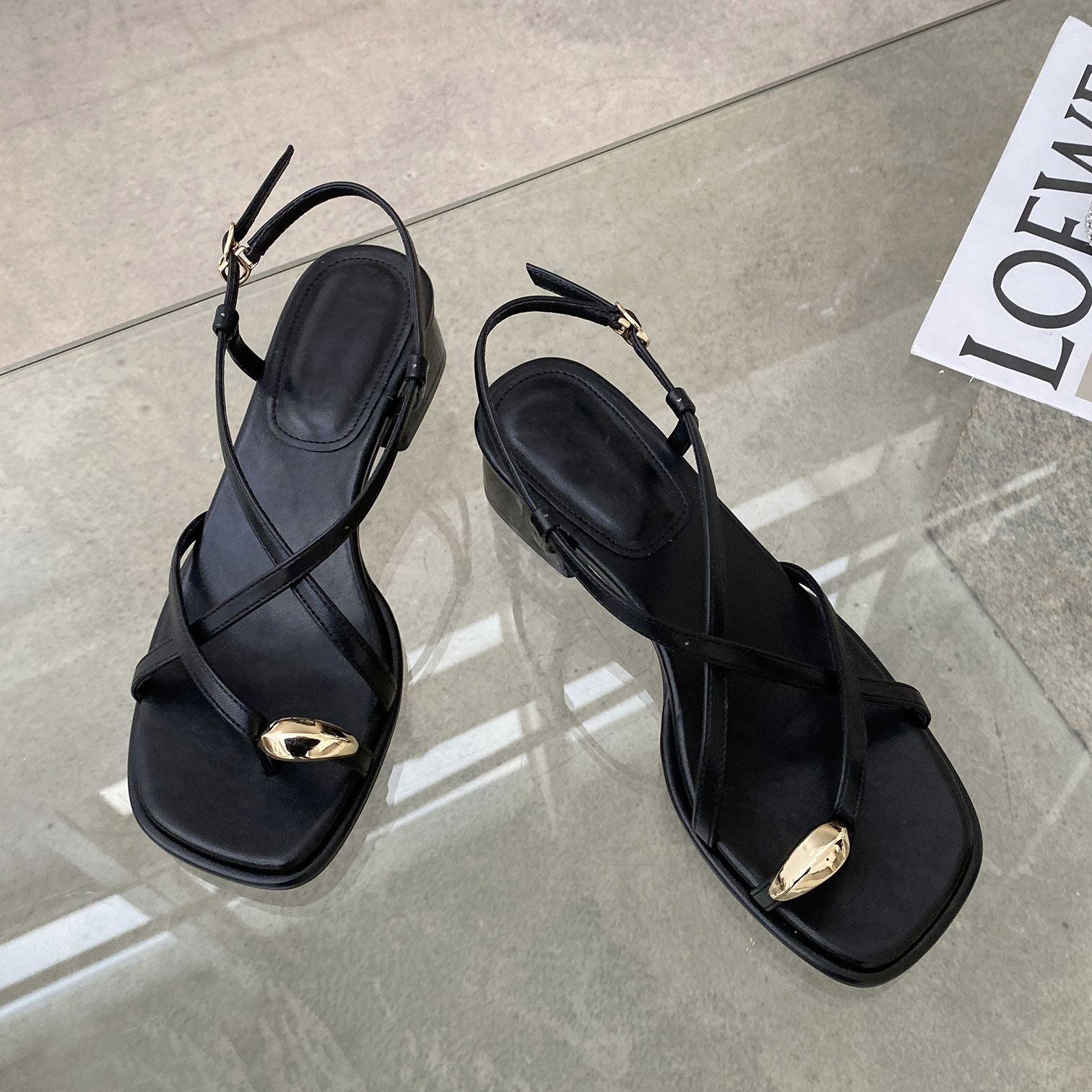 套趾一字带凉鞋仙女风罗马沙滩鞋