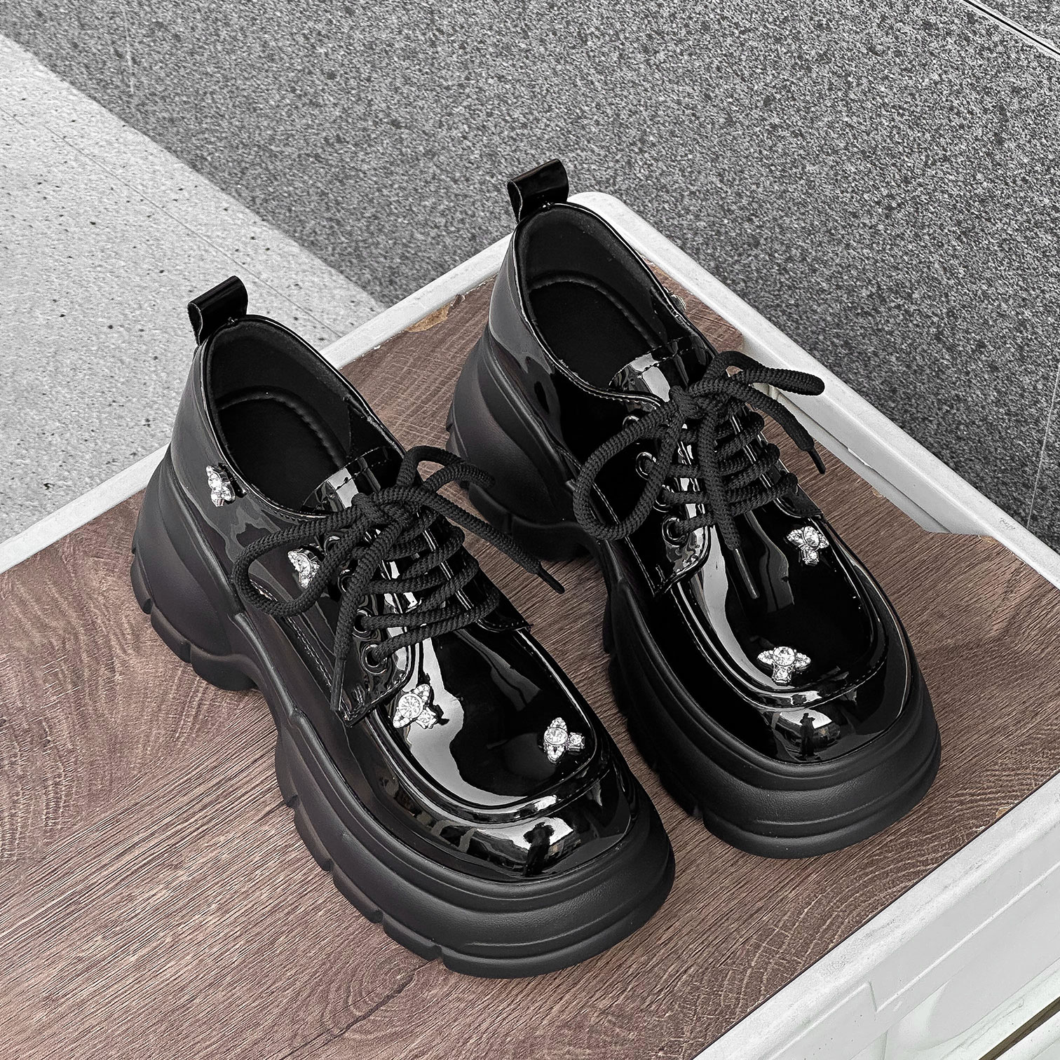 增高厚底英伦小皮鞋时尚亮皮单鞋