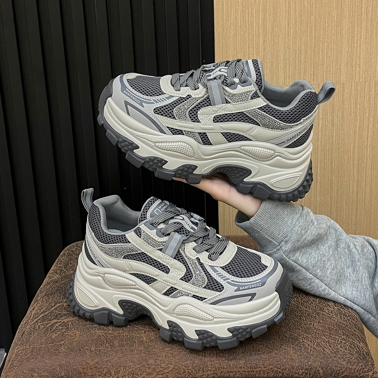 秋款老爹鞋配阔腿裤增高厚底女鞋