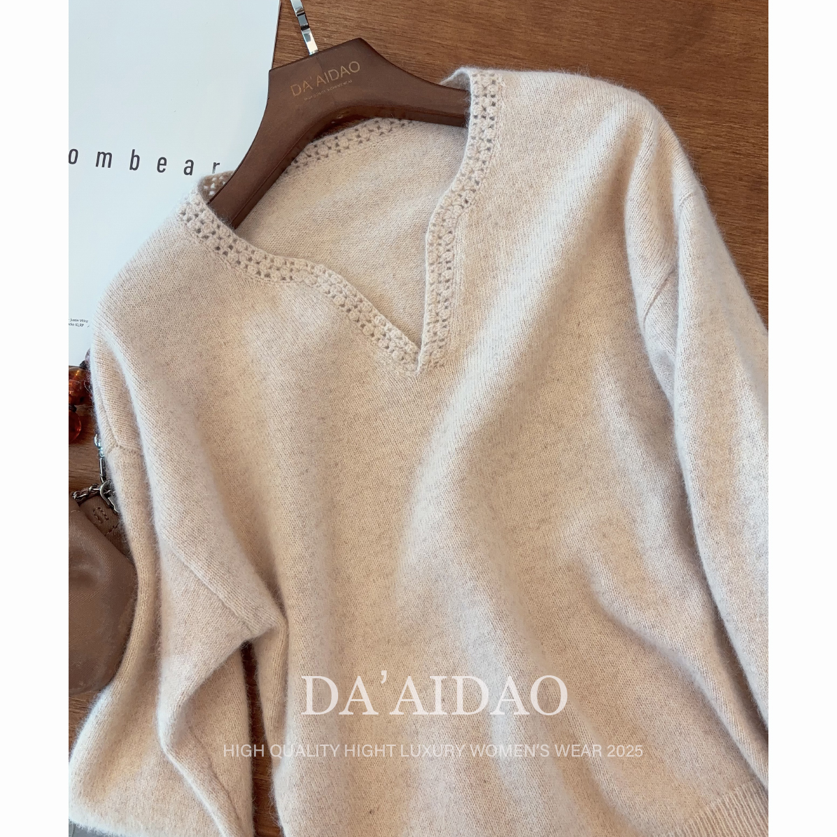 手工钩花仿水貂绒上衣套头V领