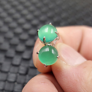 玉石耳钉冰种绿玉髓圆形耳钉碧绿色玛瑙玉髓耳环玉耳钉玉耳坠耳饰