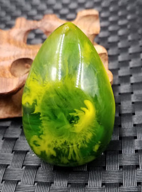 饰品吊坠绿色水滴挂件老蜜蜡