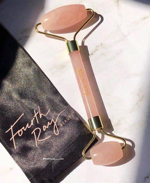 【香港直邮】Colourpop ROSE QUARTZ ROLLER石英石按摩滚轮去水肿在类目 彩妆/香水/美妆工具, 其他美容工具, 化妆/美容工具中 - 来自Buy2taobao.com提供专业的淘宝代购服务