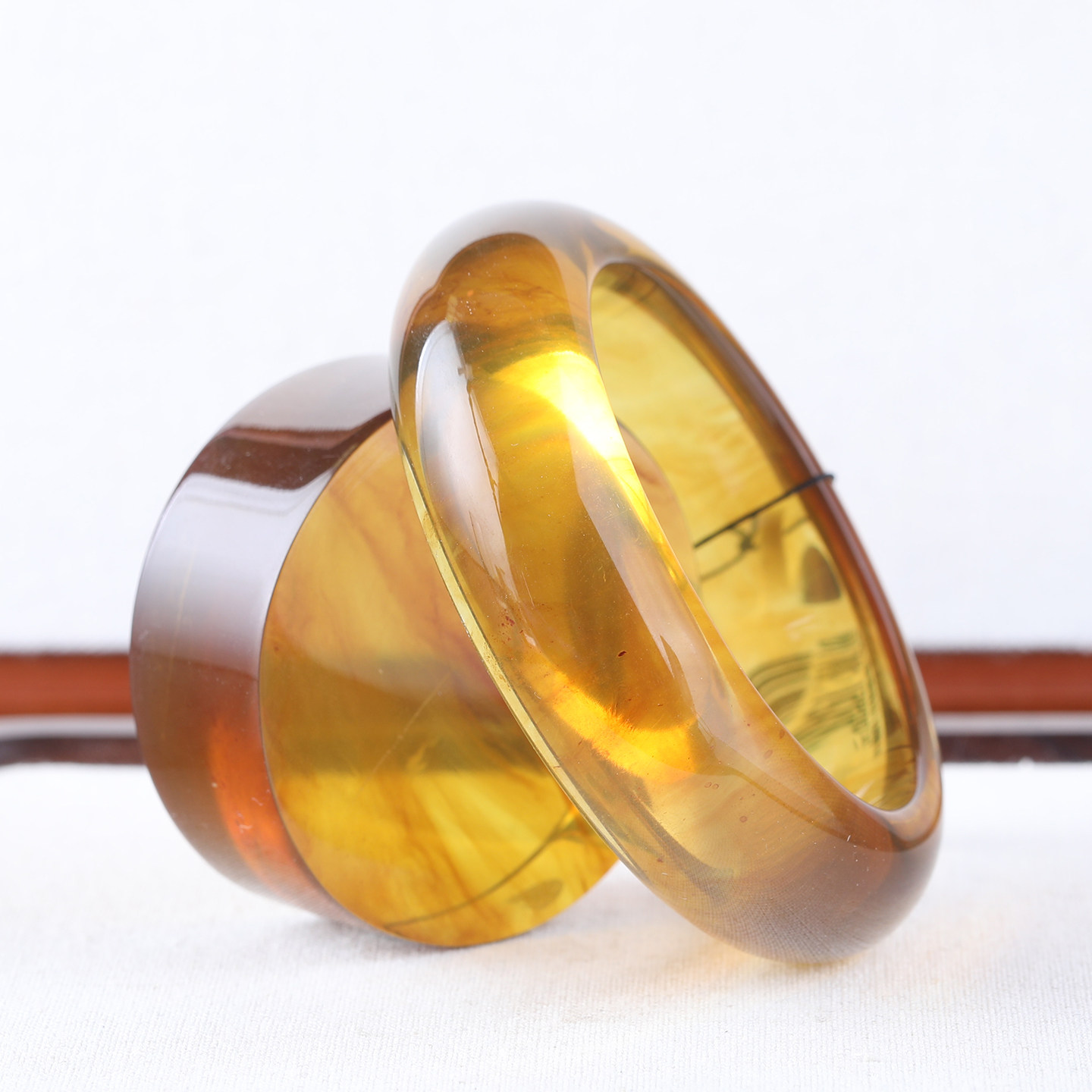 天然缅甸琥珀蜜蜡手镯保真高端金珀金蓝双色茶珀宽条圆条女款福镯