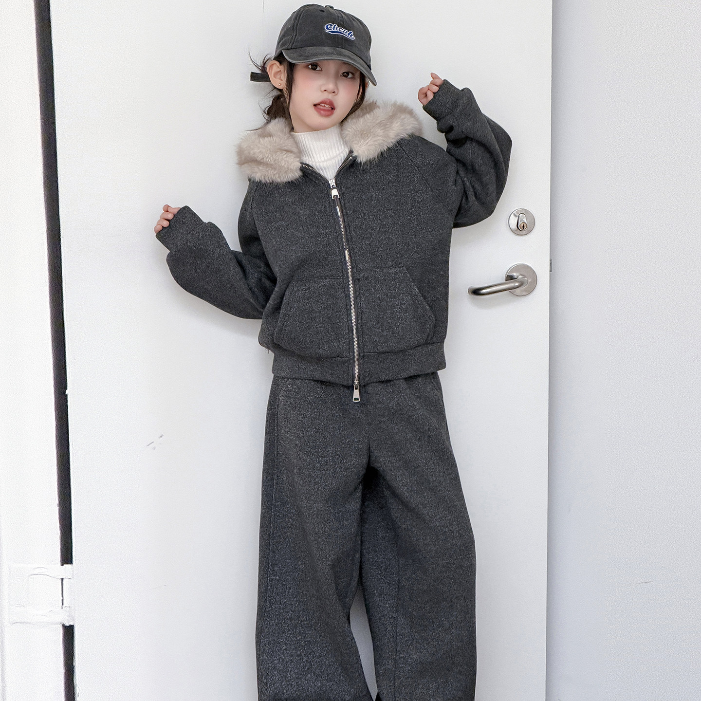 女童套装加绒秋冬季2025新款中大童连帽卫衣韩版加厚阔腿裤两件套,童装/婴儿装/亲子装,套装,淘宝优惠券,粉丝福利购,淘宝优惠卷