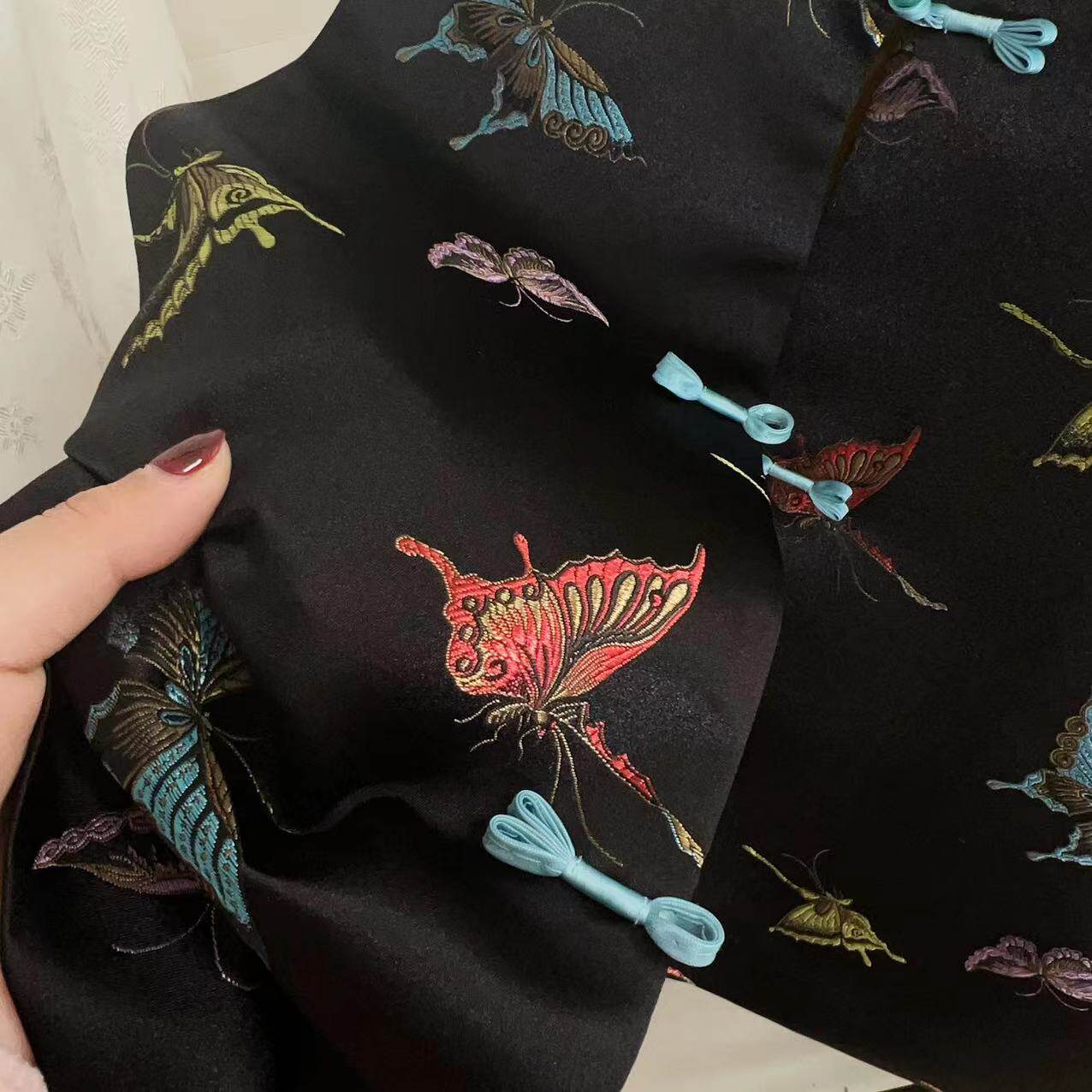 빅 브랜드 할인 대외 무역 상품 원래 꼬리 싱글 컷 라벨 여성의 새로운 중국 스타일 국가 스타일 조끼 버클 조끼 자켓 탑