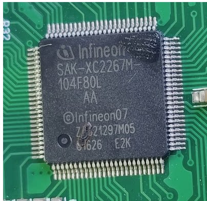 SAK-XC2267M-104F80L QFP100汽车级MCU 16位微控制器单片机芯片IC